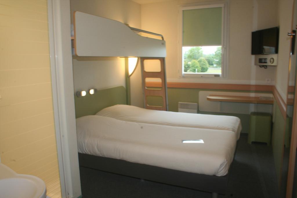 Ibis Budget Niort - La Creche Ngoại thất bức ảnh