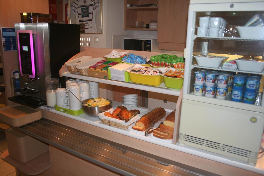 Ibis Budget Niort - La Creche Ngoại thất bức ảnh